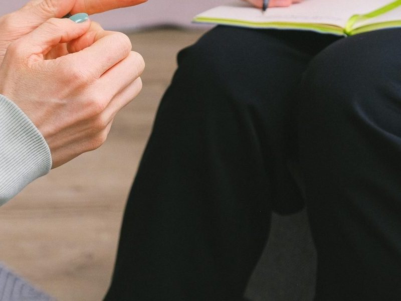 Use Doctor Ratings to Find the Right Therapist Without the Guesswork
